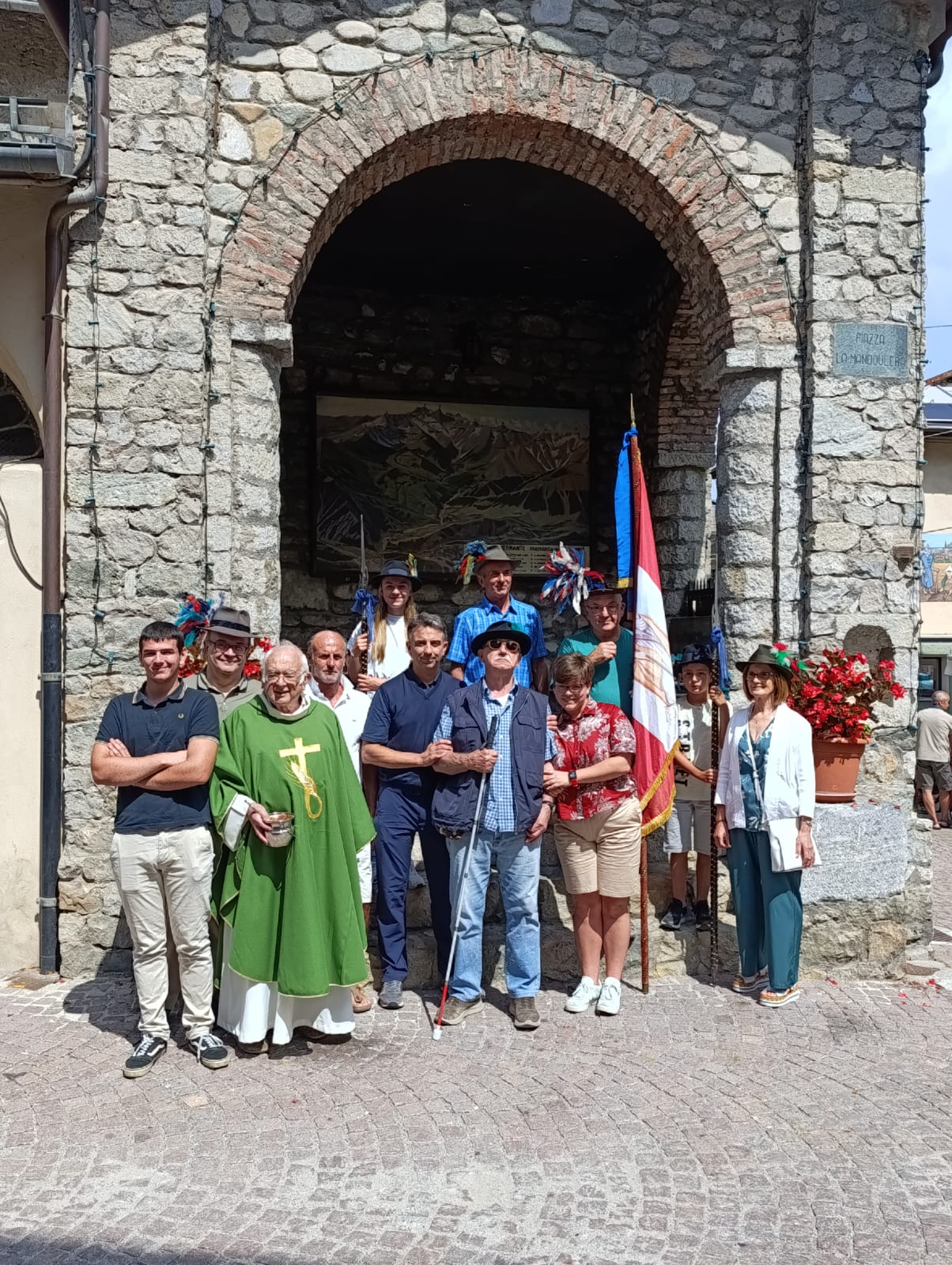 Foto di gruppo dei Soci della Compagnia, luglio 2025